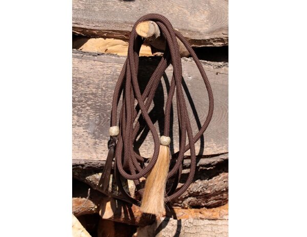 Mécatron en crin de cheval avec pointes en cuir