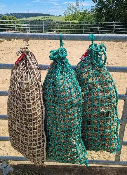 Bag net XS for approx. 5kg hay in various mesh sizes 60 mm Green