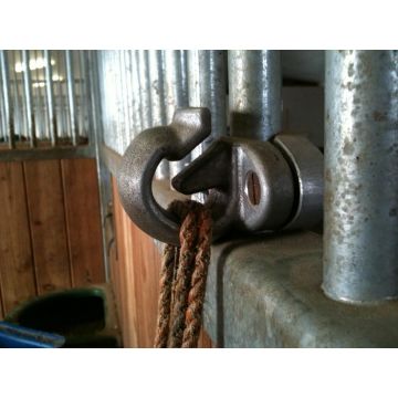 Spezialhalterung für Heunetze aus Aluminium